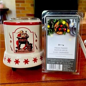 Electric Christmas Wax Warmer. Includes 3 scented wax strips